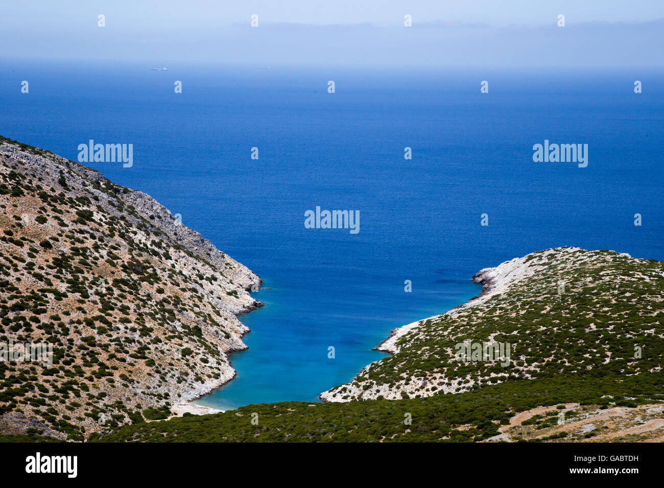 einem einsamen Strand auf Astypalea Island, Griechenland Stockfoto