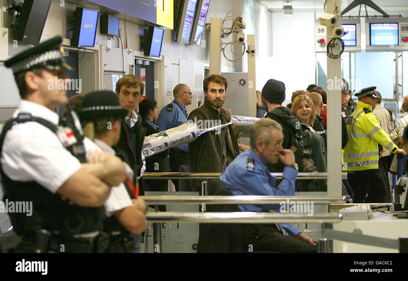 Klimawandel Demonstranten am Flughafen Stockfoto