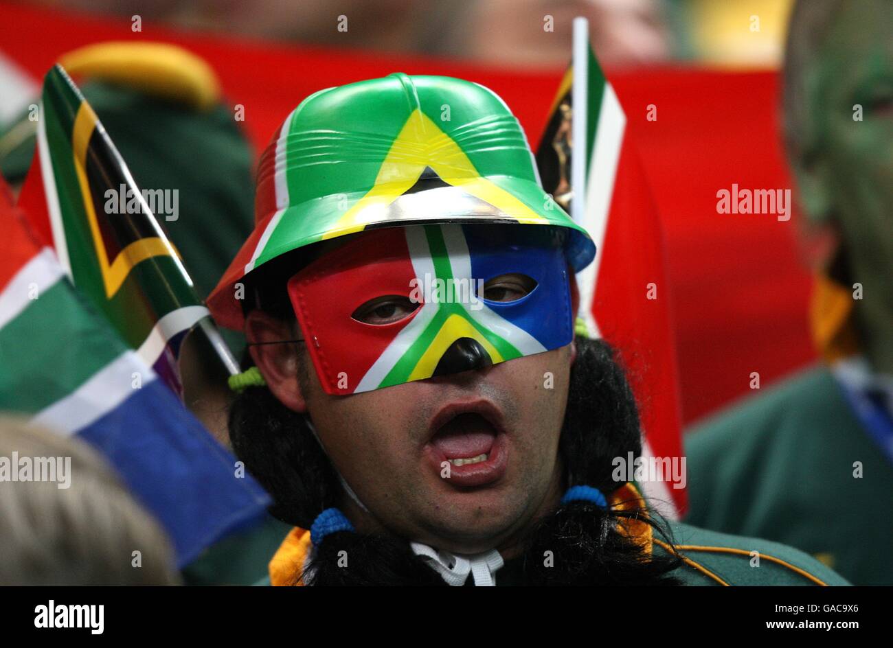 Rugby Union - IRB Rugby-Weltmeisterschaft 2007 - Halbfinale - Südafrika gegen Argentinien - Stade de France. Südafrika-Fan Stockfoto
