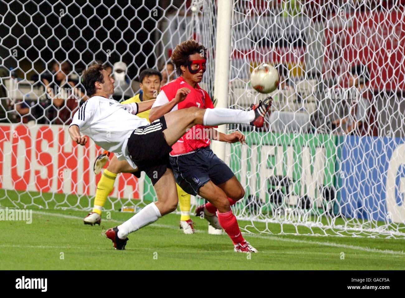 Fussball Fifa World Cup 02 Semi Final Deutschland V Repubilic Korea Stockfotografie Alamy Fussball Fifa World Cup 02 Semi Final Deutschland V Repubilic Korea Stockfotografie Alamy