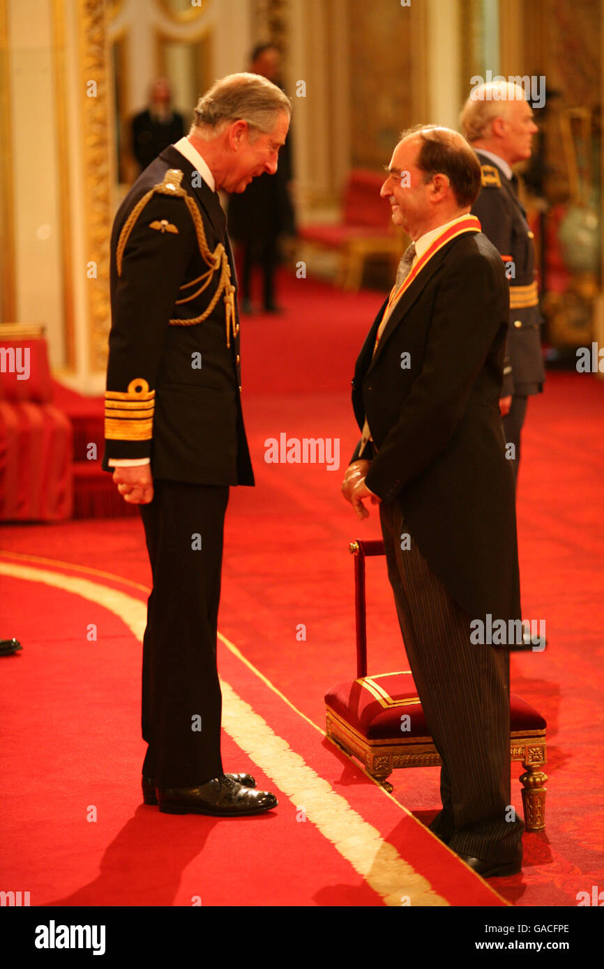 Sir rodney brooke ilkley ritter prinz wales buckingham palace Fotos