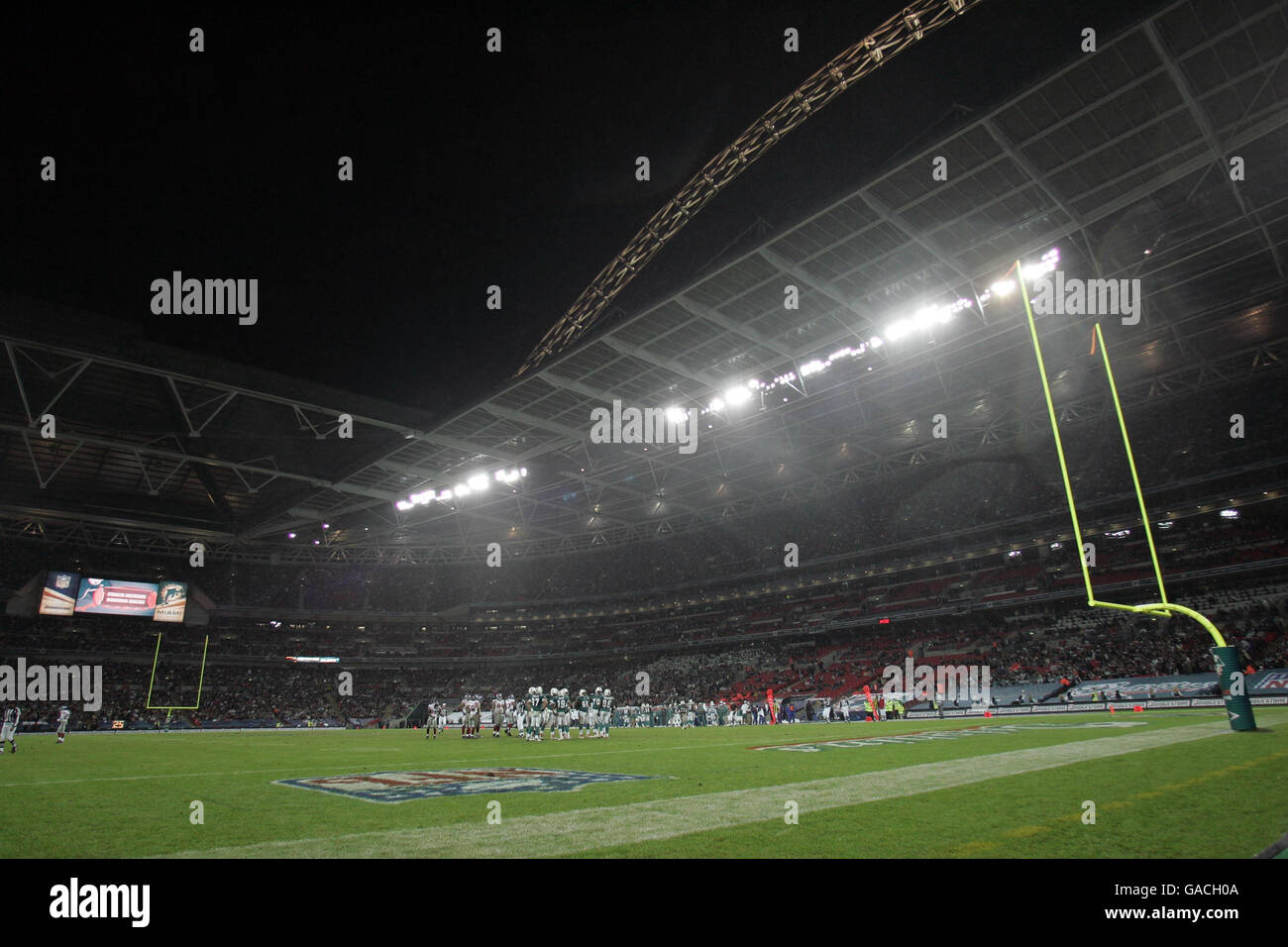 American Football - NFL - Miami Dolphins / New York Giants - Wembley Stadium. Ein allgemeiner Blick auf das Spiel zwischen New York Giants und Miami Dolphins beim NFC Eastern Division Spiel in Wembley, London. Stockfoto