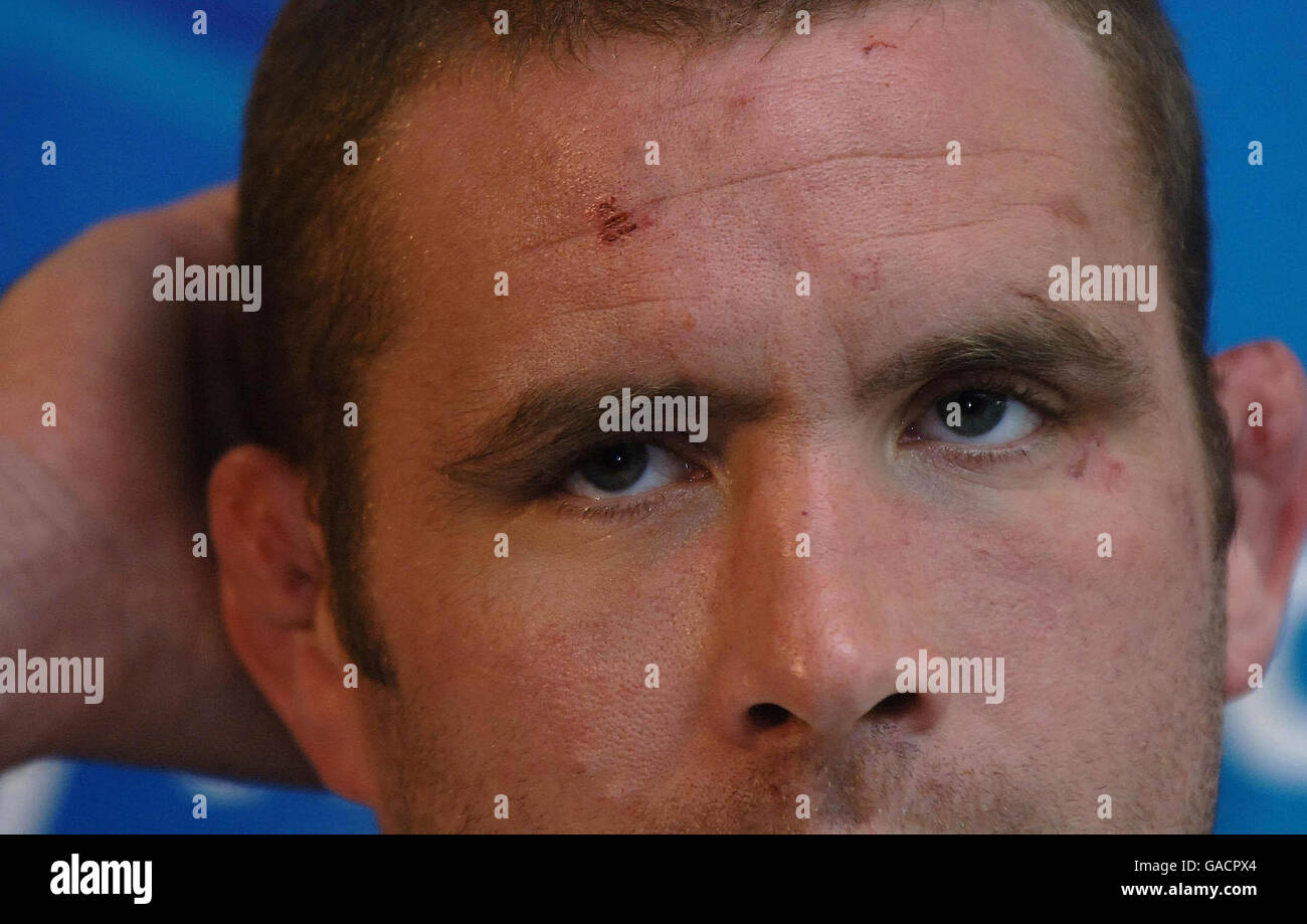 Englands Kapitän Phil Vickery während einer Pressekonferenz im Marriott Courtyard Neuilly, Paris, Frankreich. Bild Datum: Sonntag, 21. Oktober 2007. England besiegt 15: 6 durch Südafrika im WM-Finale standen gestern Abend. PA-Geschichte-WORLDCUP-England zu sehen. Bildnachweis sollte lauten: John Giles/PA Wire. Stockfoto