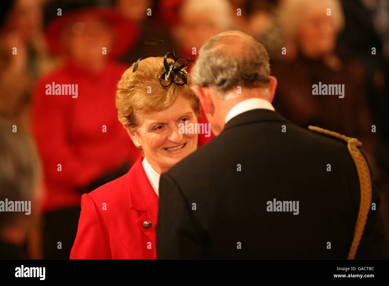 Frau hilda stewart machte obe prince wales buckingham palace Fotos und