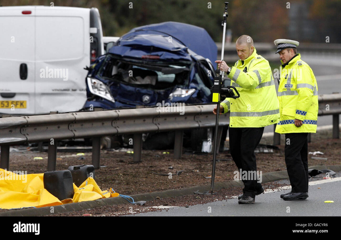 Tödlicher Unfall schließt Schottlands M8 Autobahn Stockfoto