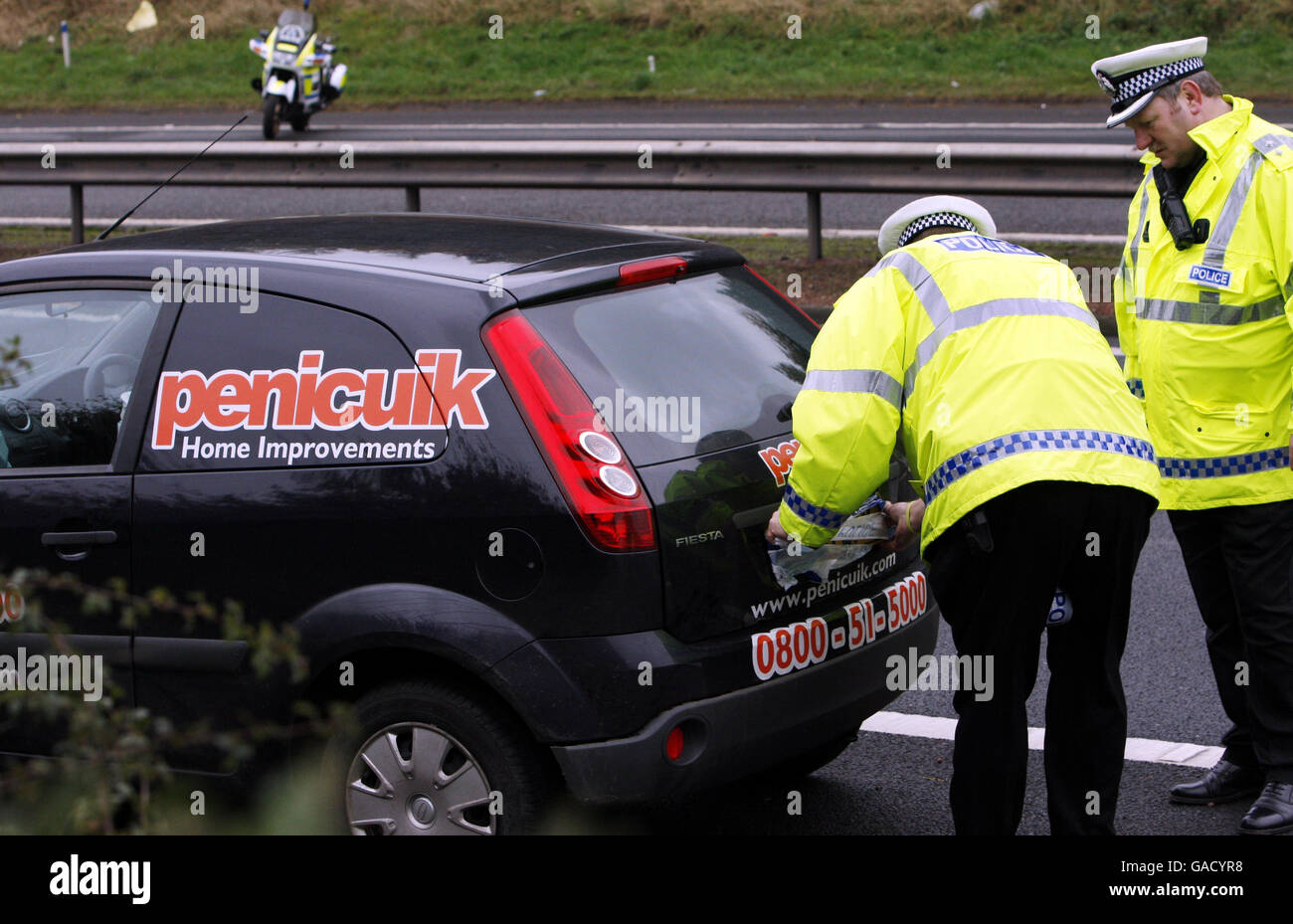 Tödlicher Unfall schließt Schottlands M8 Autobahn Stockfoto
