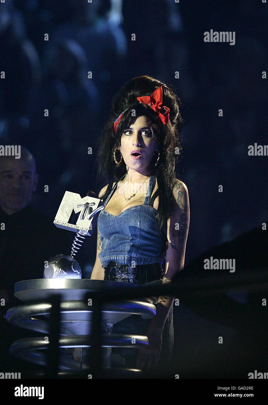 Amy Winehouse erhält den Artists' Choice Award während der MTV European Music Awards 2007 in der Olympiahalle in München. Stockfoto