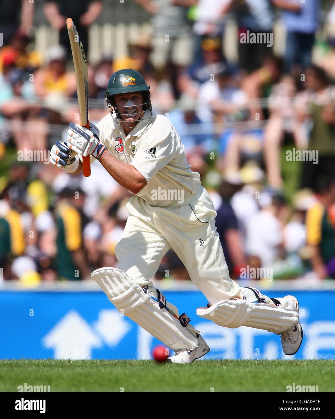 Cricket - 3 Mobile Test Series - Second Test - Australien / Sri Lanka - Bellerive Oval. Der Australier Michael Hussey in Aktion am ersten Tag des Tests gegen Sri Lanka Stockfoto