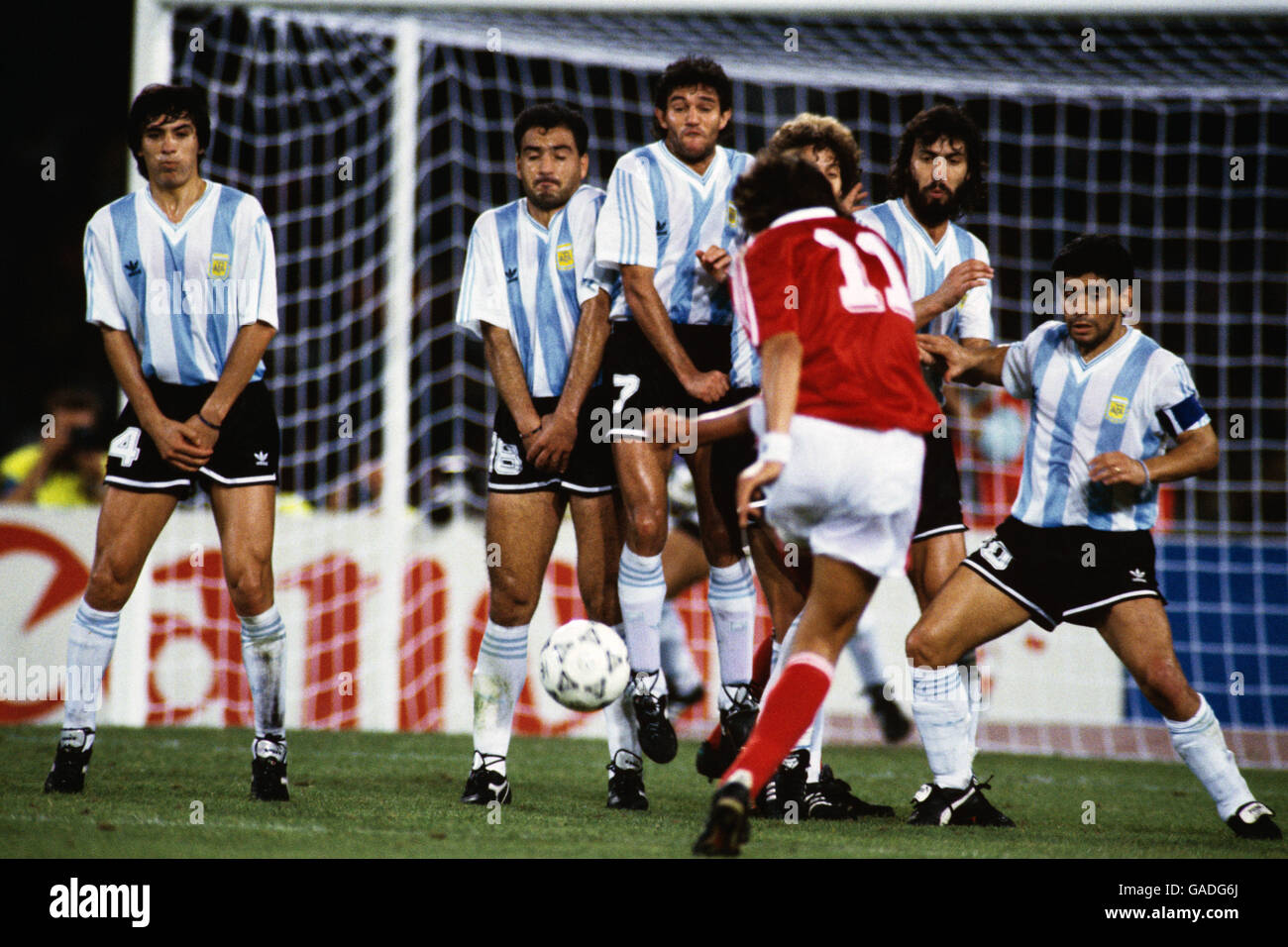 Fußball - Welt Cup Italia 1990 - Gruppe-B - Argentinien V USSR - Stadio San Paolo Stockfoto