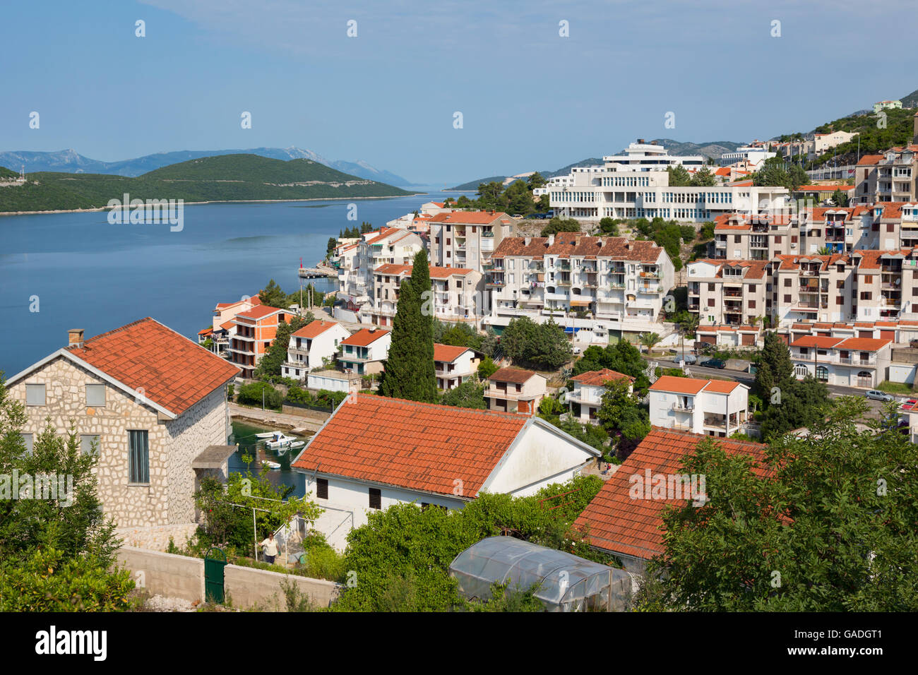 Neum, Bosnien und Herzegowina. Grundstück mit Meerblick. Stockfoto