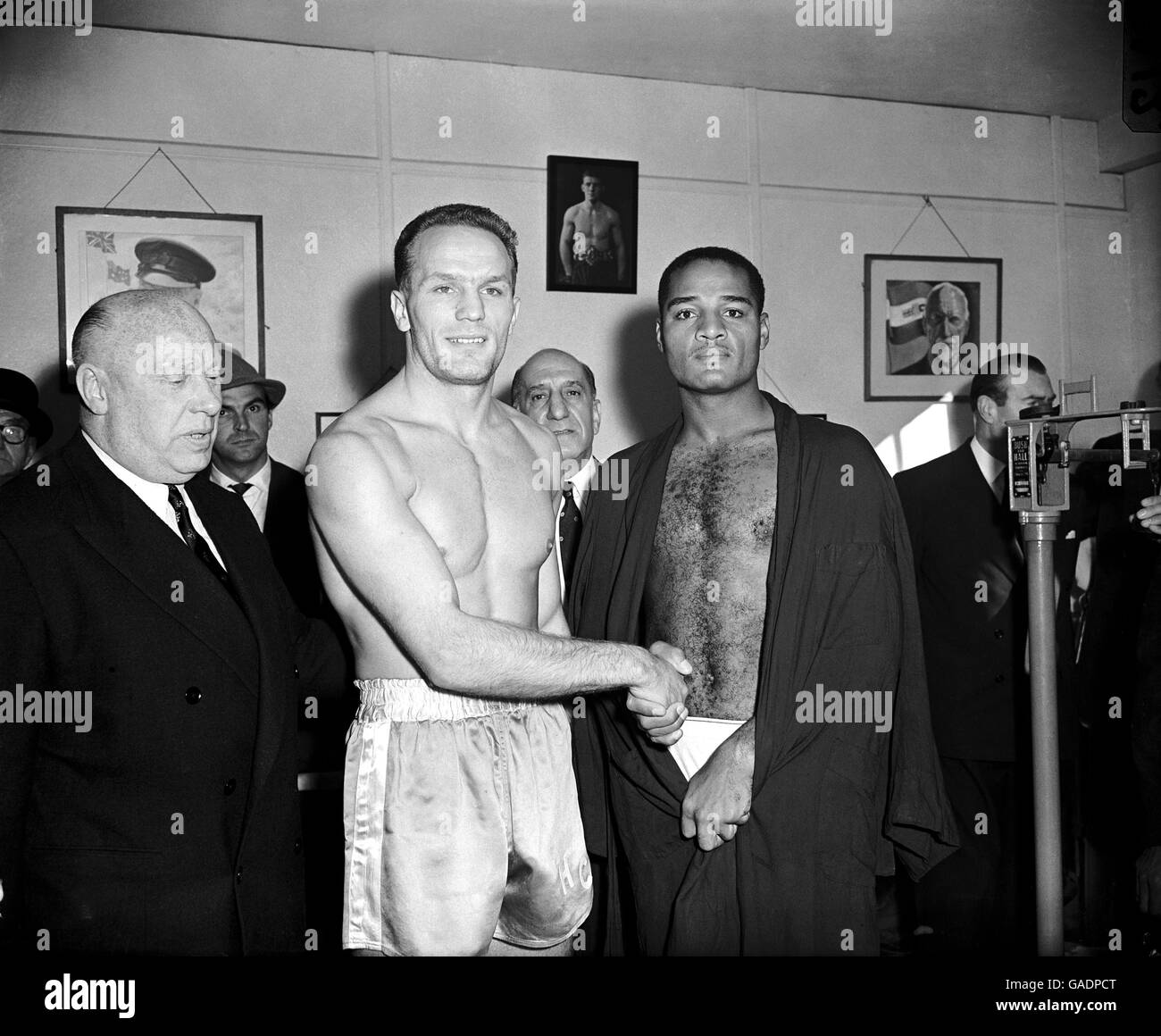 Boxing SchwergewichtsKampf Henry Cooper V Zora Folley wiegen In