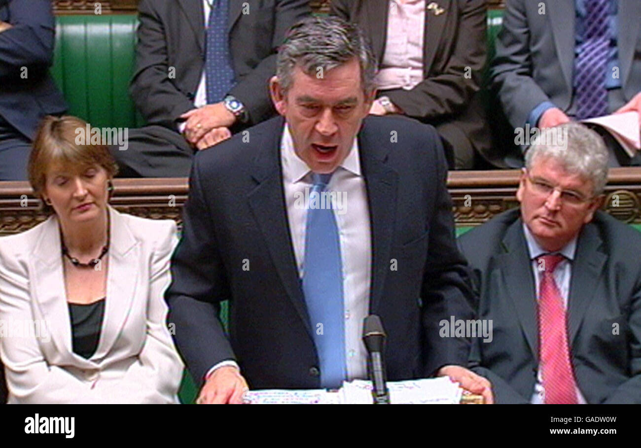 Premierminister Gordon Brown während der Fragen des Premierministers im Unterhaus, London. Stockfoto