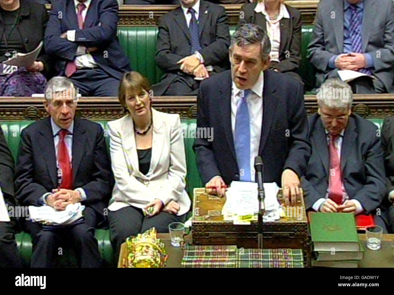 Premierminister Gordon Brown während der Fragen des Premierministers im Unterhaus, London. Stockfoto