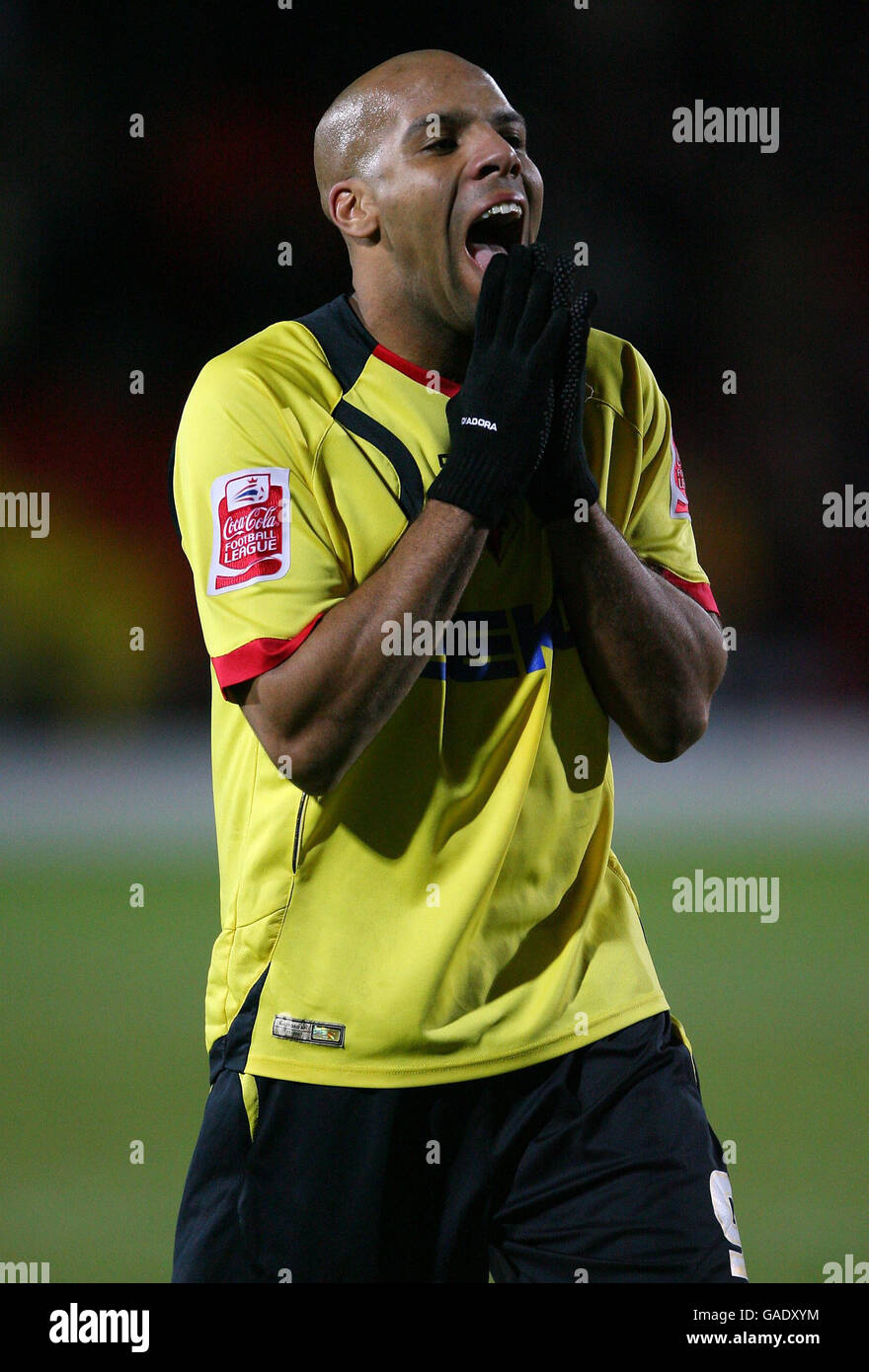 Watfords Marlon King erwägt eine Niederlage während des Coca-Cola Football League Championship-Spiels in Vicarage Road, Watford. Stockfoto