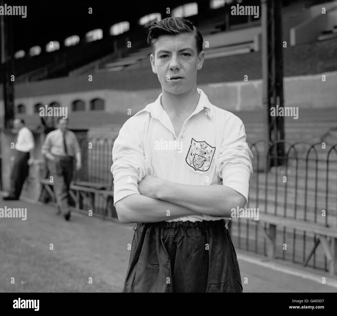 Fußball - Division One - Fulham - Johnny Haynes - 1950. Der 15-jährige Johnny Haynes vom Fulham Football Club. Stockfoto