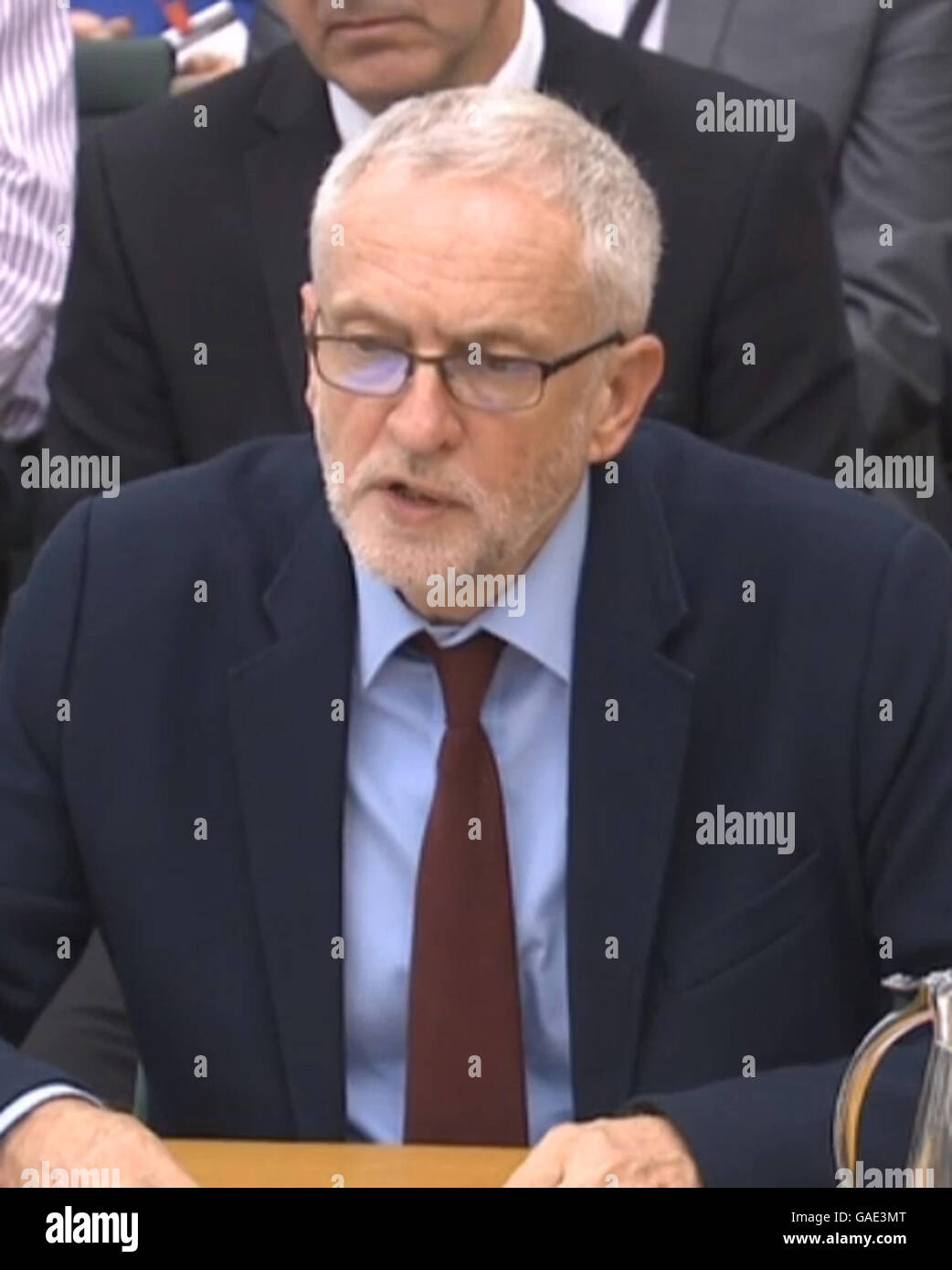 Vorsitzender der Labour Party Jeremy Corbyn vor der Home Affairs Select Committee an das House of Parliament in London Fragen auf dem Vormarsch des Antisemitismus. Stockfoto