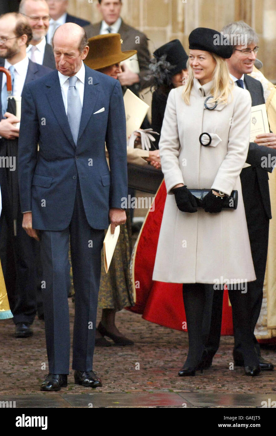 Lady Helen Windsor und ihr Vater, der Herzog von Kent, verlassen Westminster Abbey, London, nach einem Festgottesdienst anlässlich des diamantenen Hochzeitstages von Königin Elizabeth II. Und dem Herzog von Edinburgh. Stockfoto