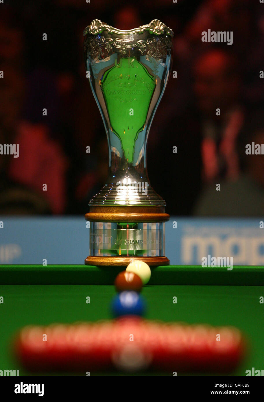 Die Maplin UK Championship Trophy vor Finale zwischen Ronnie O'Sullivan und Stephen Maguire. Die Malplin UK Championship. Telford International Arena. Heute, Sonntag, 16. Dezember 2007. Foto: Nick Potts/PA Stockfoto