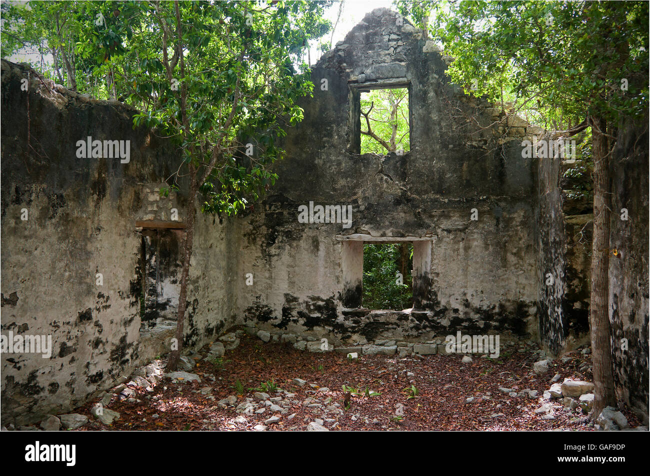 Das Gelände der Wade grün-Plantage auf North Caicos bietet interessante Ruinen aus den 1700er Jahren wie der Aufseher Haus. Stockfoto