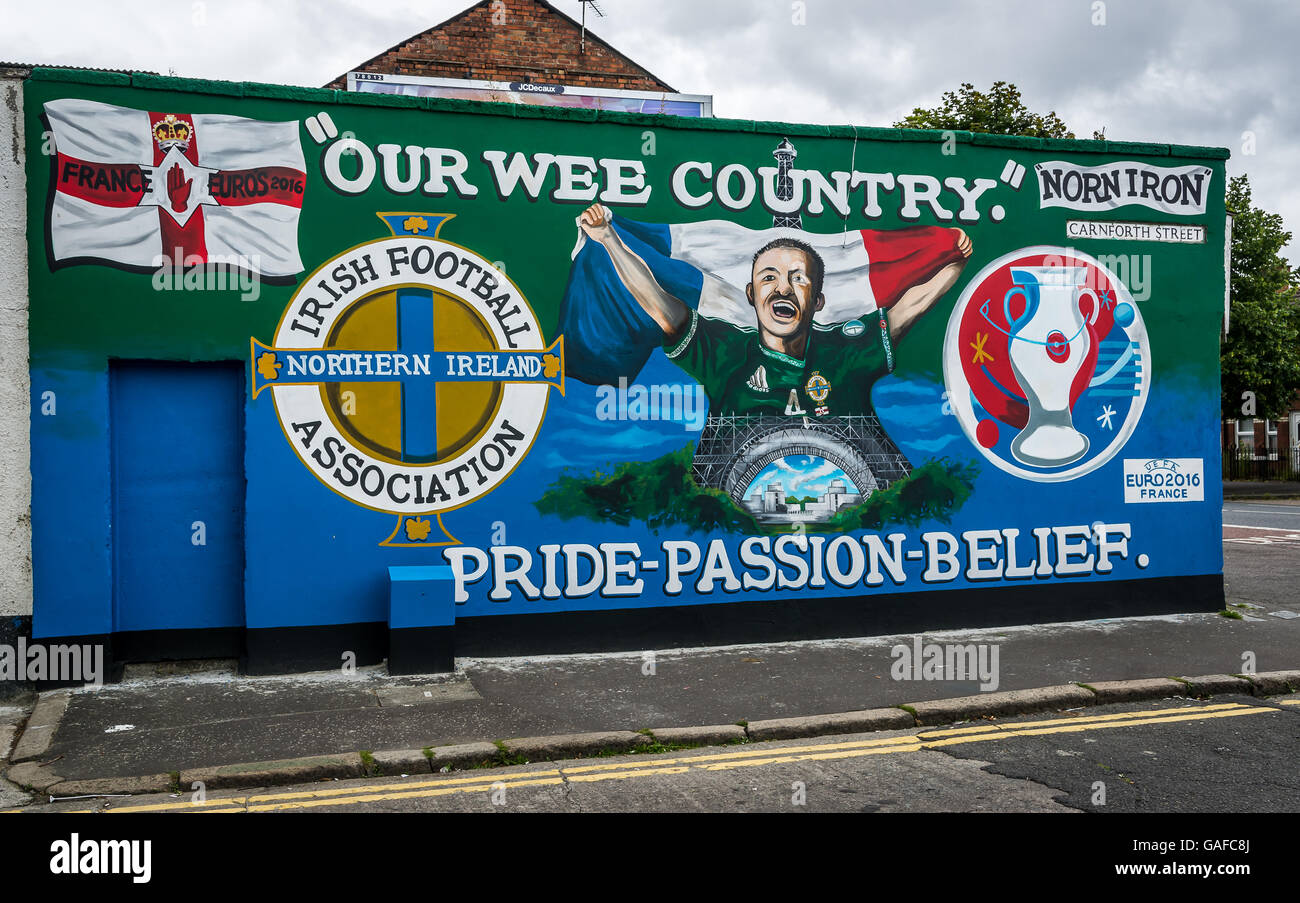 Norn Eisen Wandgemälde in Carnforth Street in East Belfast zu einem Nordirland für die Europameisterschaft 2016 Stockfoto