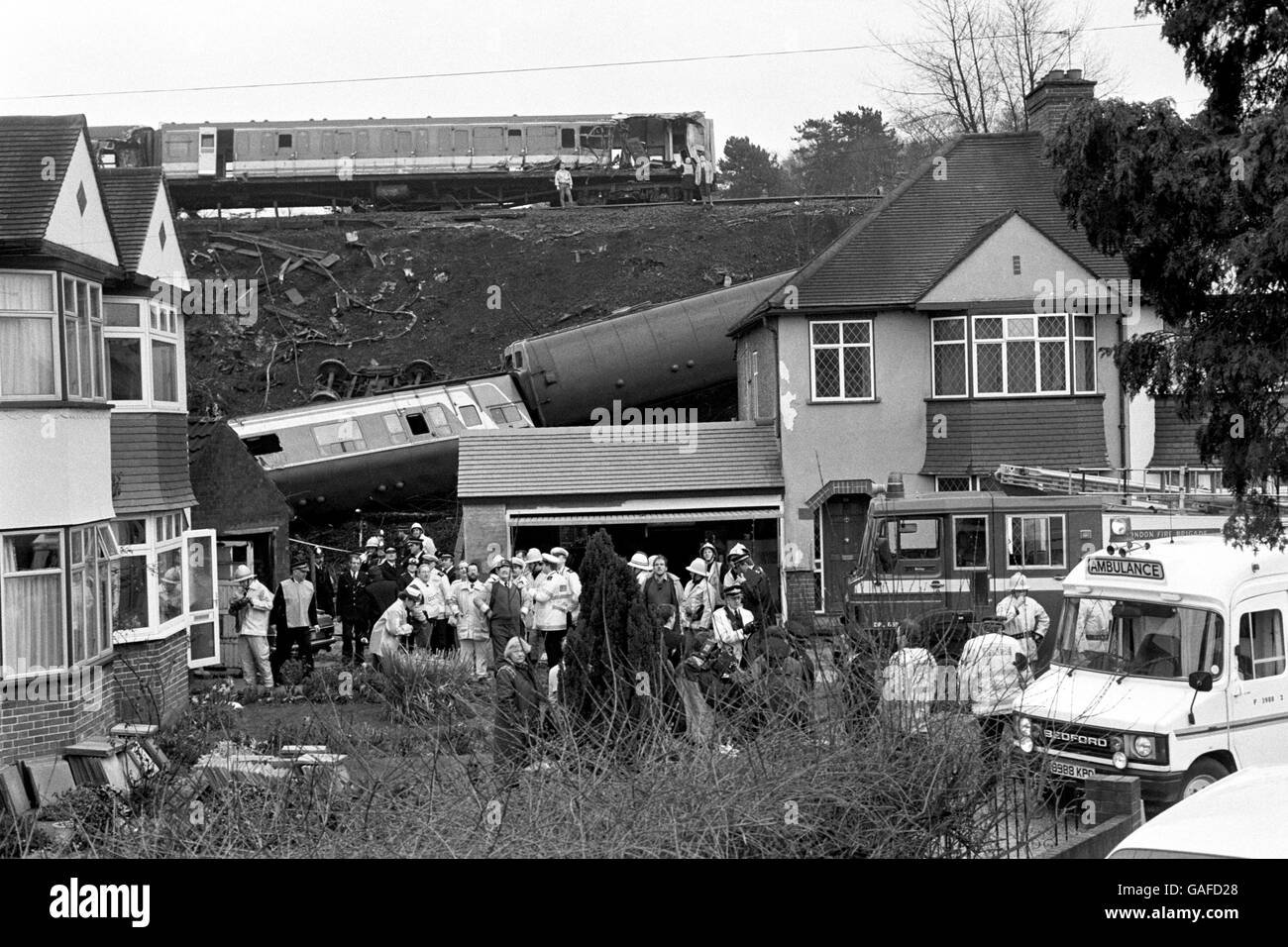 Unfälle und Katastrophen - Purley Station Crash - 1989. Die Szene des Zugabsturzes in Purley, bei dem fünf getötet und vierundneunzig verletzt wurden. Stockfoto