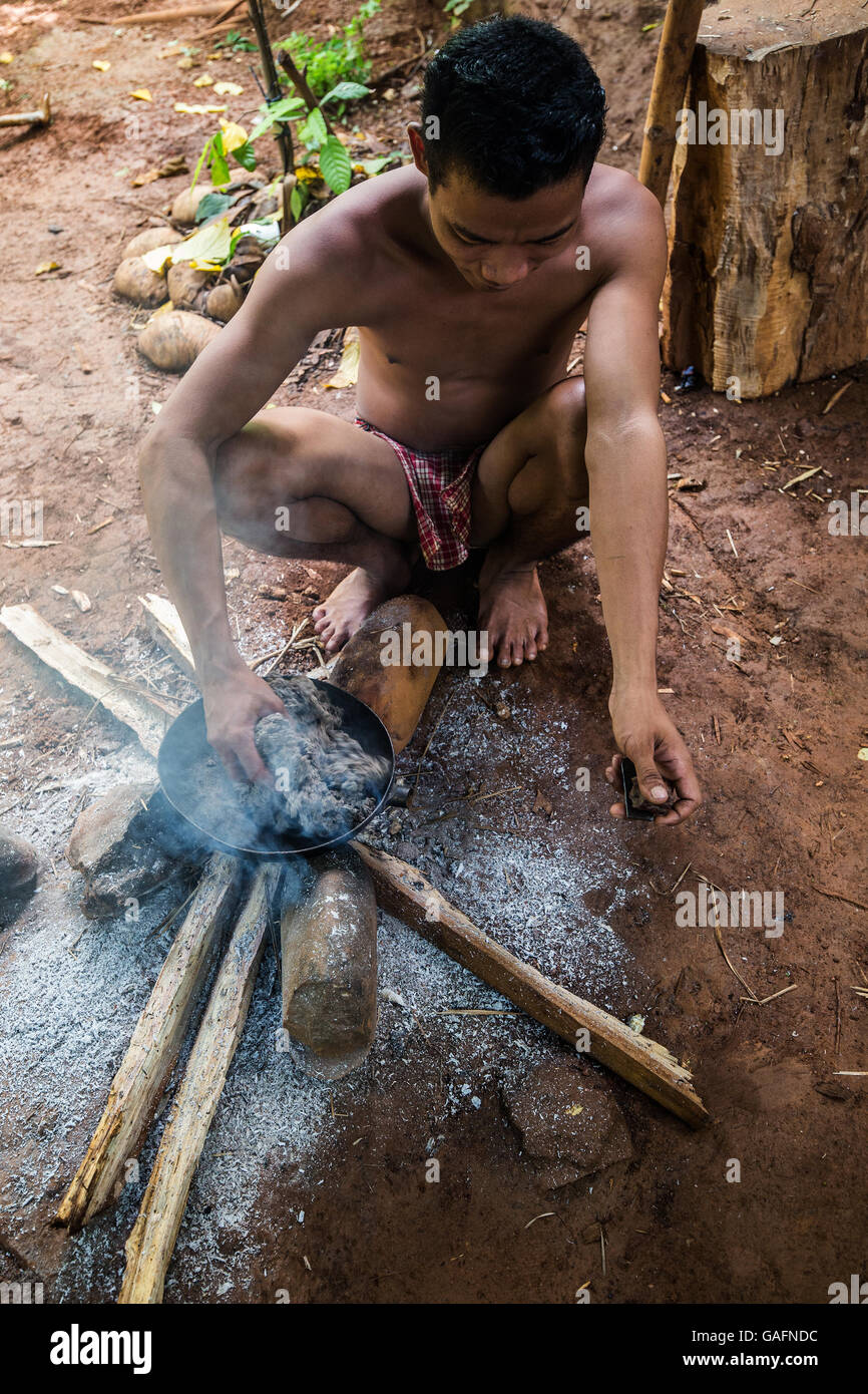 Die Palawanos Stammes-Leute, auch bekannt als der Palawan oder Stammes Pala'wan, sind eine indigene Ethnie in Palawan. Stockfoto