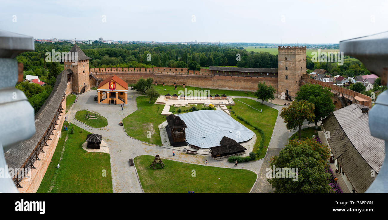 Hof der Lubart Schloss in Luzk aus der Torturm, Luzk, Ukraine Stockfoto