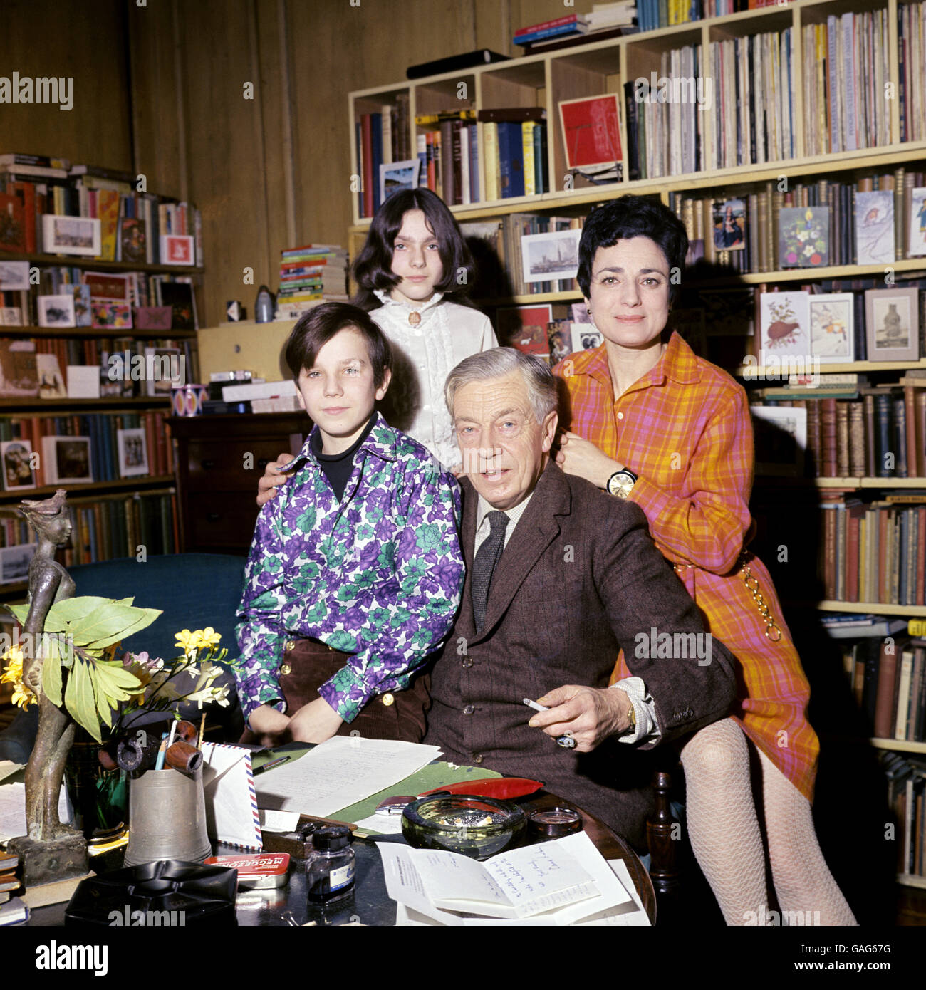 Literatur: Cecil Day-Lewis und Familie Stockfoto