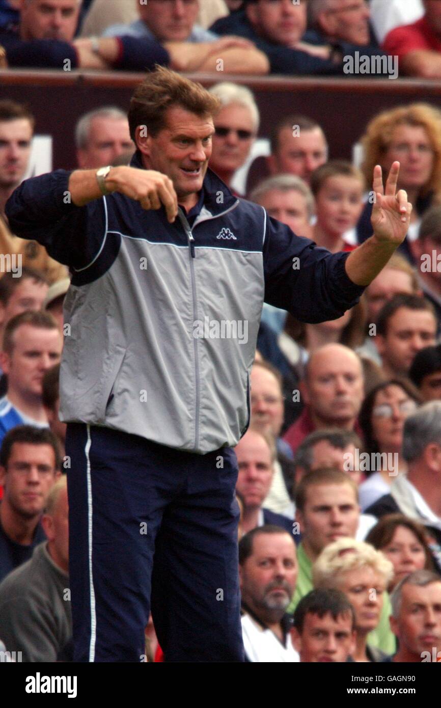 Fußball - FA Barclaycard Premiership - Manchester United / Tottenham Hotspur. Glenn Hoddle, Manager Von Tottenham Hotspur Stockfoto