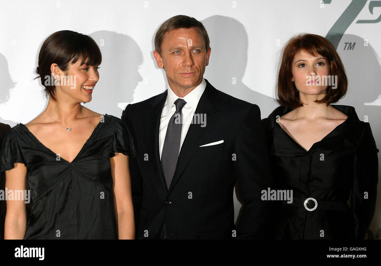 James Bond "Ein Quantum Trost" Photocall - London Stockfoto