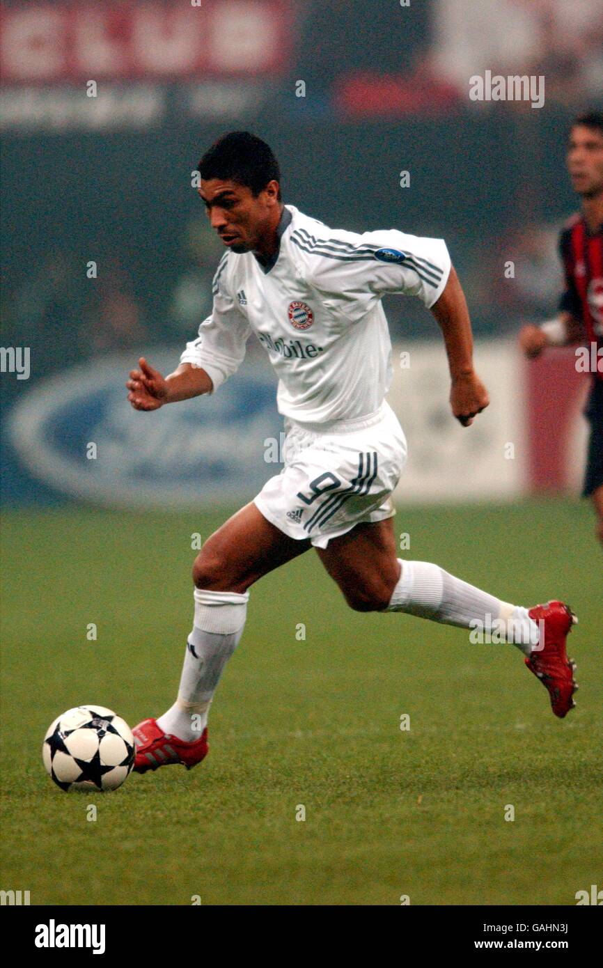 Fußball - UEFA Champions League - Gruppe G - AC Mailand / Bayern München. Giovane Elber, Bayern München Stockfoto