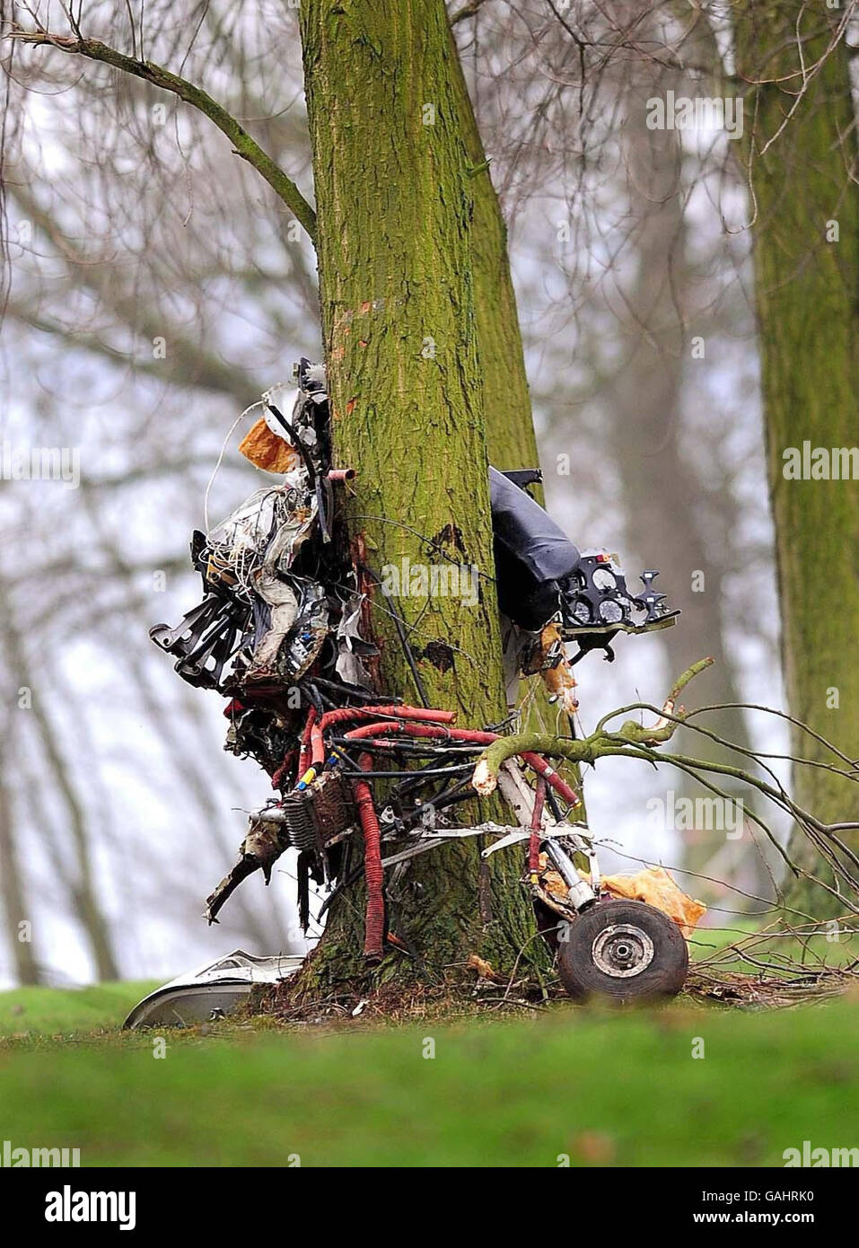 Teile eines privaten Leichtflugzeugs, das bei Rutland Water in Epingham abgestürzt ist und den älteren Piloten tötete. Stockfoto