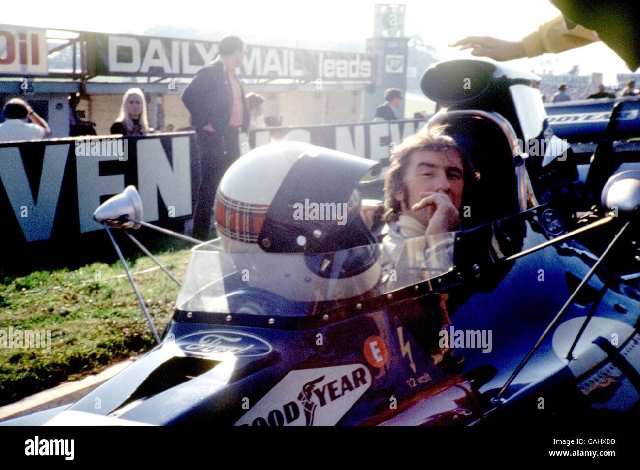 Formel-1-Autorennen - Marken Hatch. Jackie Stewart sitzt in seinem Ford Stockfoto