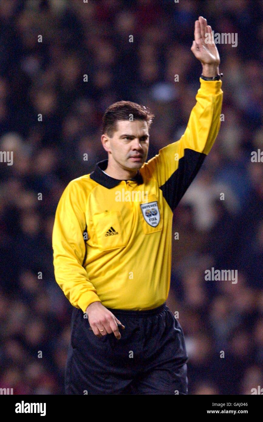 Fußball - UEFA Champions League - Gruppe D - Manchester United / Deportivo La Coruna. Terje Hauge, Referentin Stockfoto