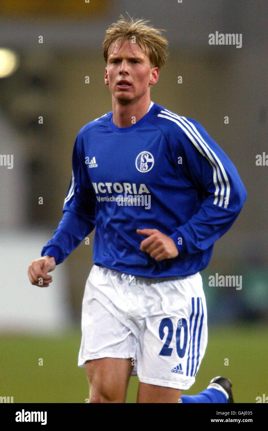 Fußball - UEFA-Pokal - Dritte Runde - zweite Etappe - Schalke gegen Wisla Krakau. Christian Poulsen, Schalke Stockfoto