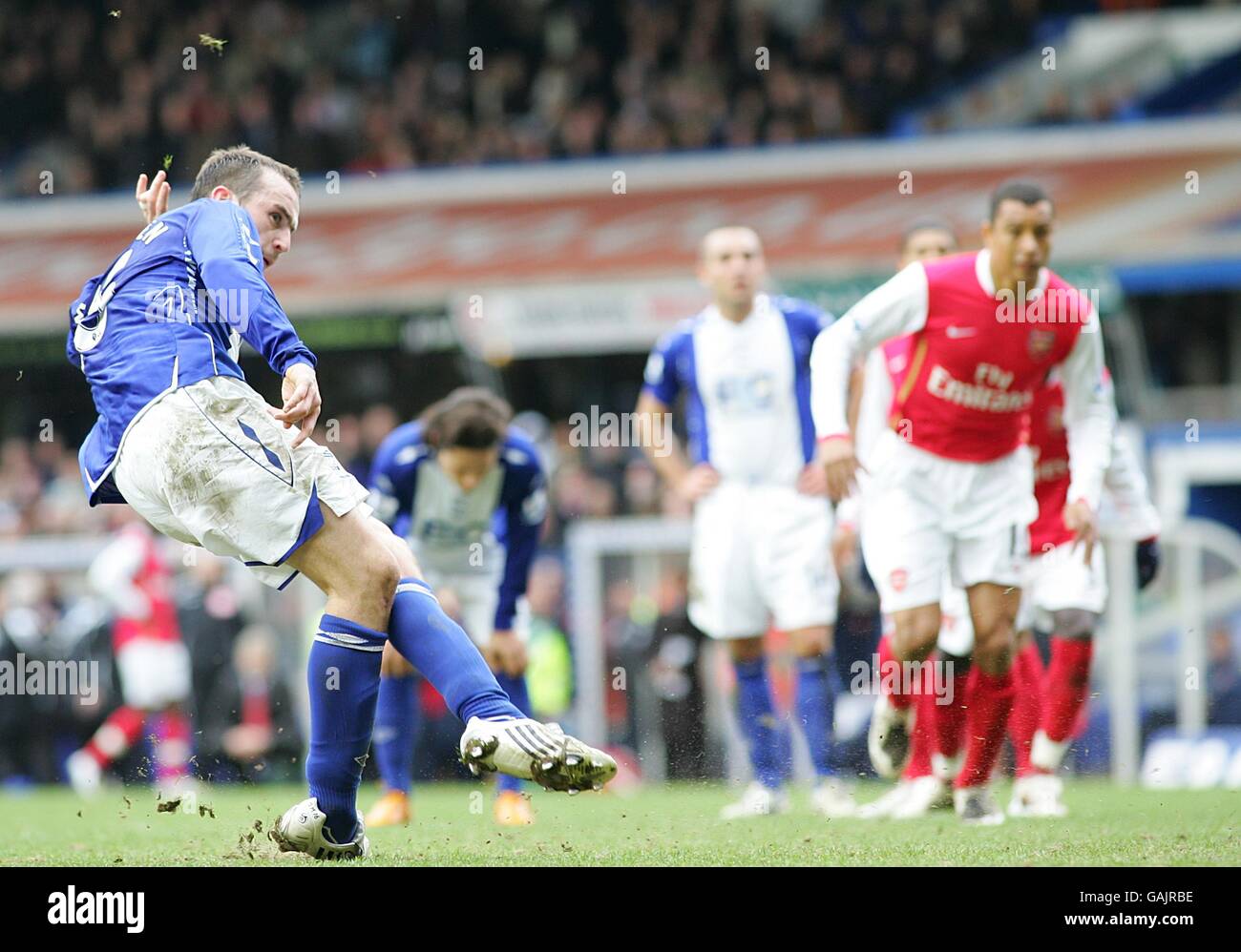 Fußball - Barclays Premier League - Birmingham City / Arsenal - St Andrews. James McFadden von Birmingham City punktet mit dem Elfmeterschießen, um den Ausgleich zu erzielen Stockfoto