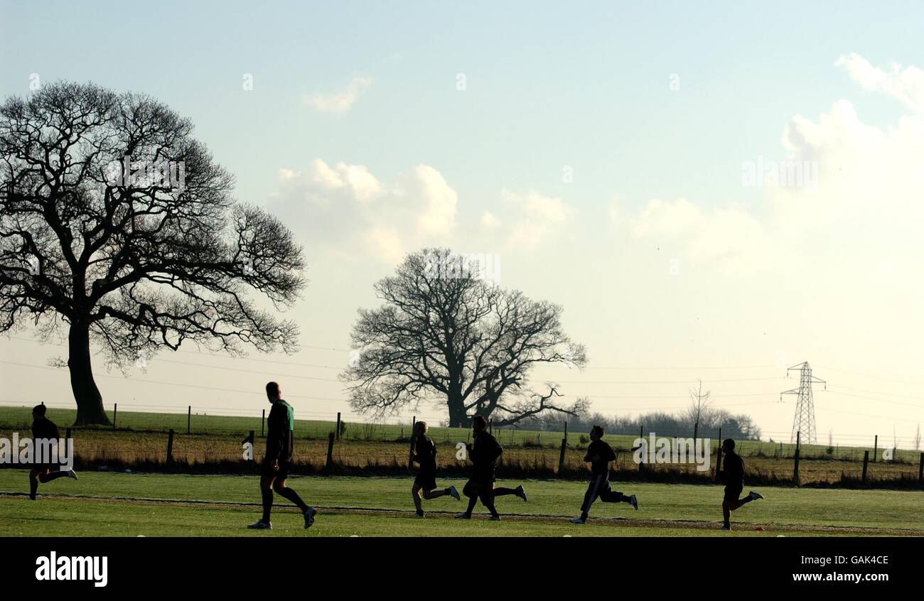 Shrewsbury Town Spieler wieder Training für das nächste Spiel gegen Southend United nach dem Sieg über Everton in der FA Cup bei Das Wochenende Stockfoto