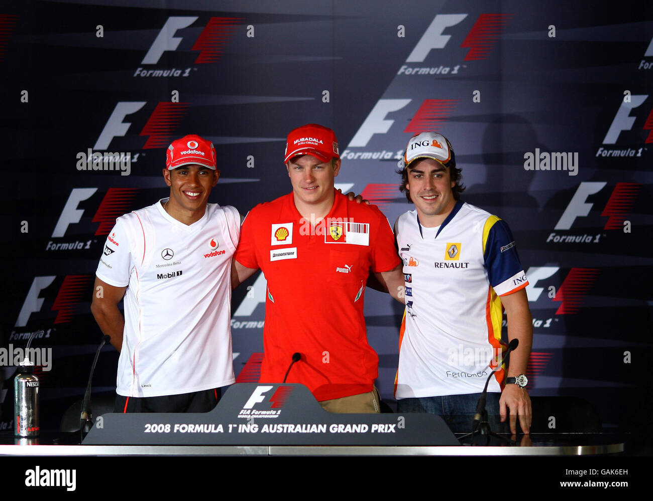 (Von links nach rechts) McLaren Mercedes-Pilot Lewis Hamilton, Ferrari-Pilot Kimi Räikkonen und Renault-Fahrer Fernando Alonso bei einer Pressekonferenz im Albert Park, Melbourne, vor dem Großen Preis von Australien. Stockfoto