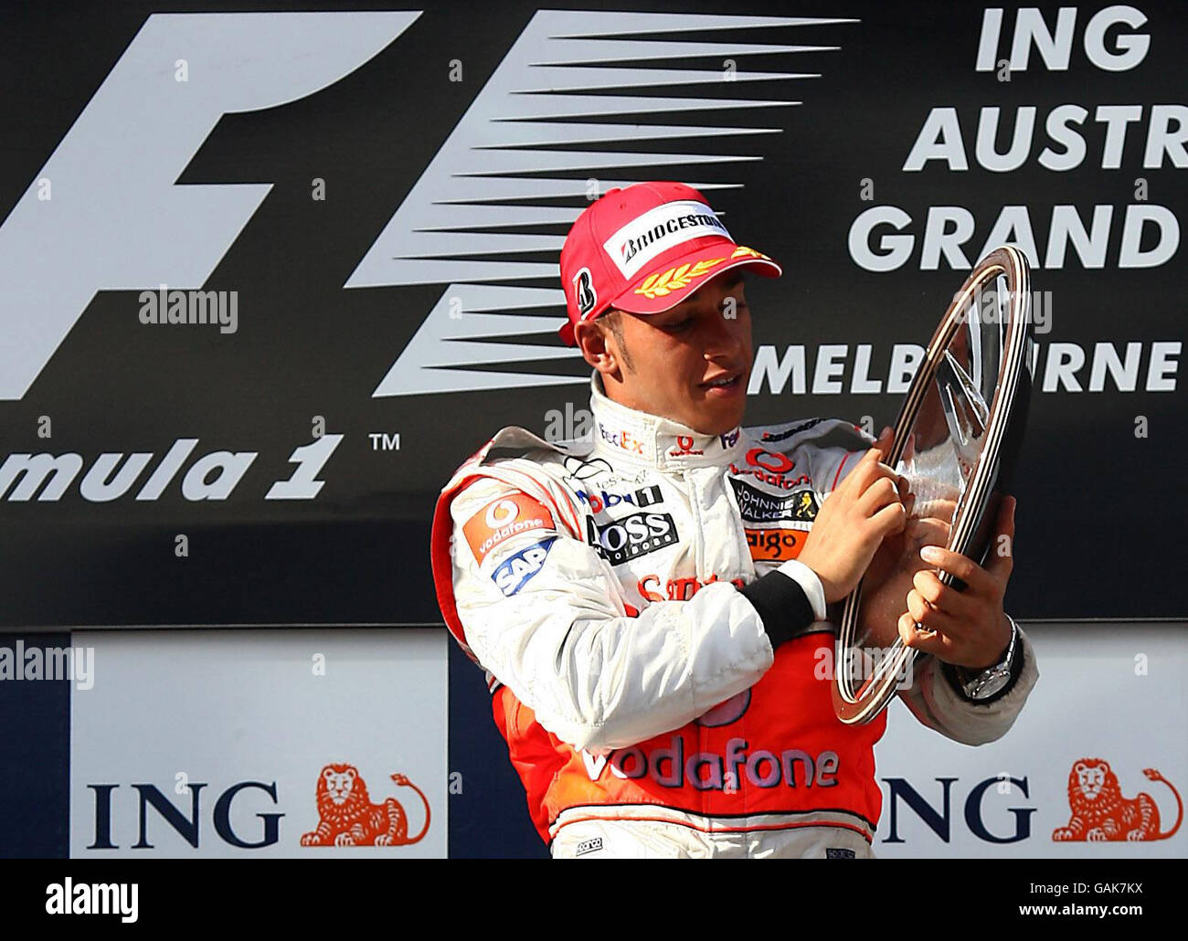 McLaren Lewis Hamilton feiert seinen Sieg beim Formel 1, Australian, Grand Prix im Albert Park, Melbourne, Australien. Stockfoto