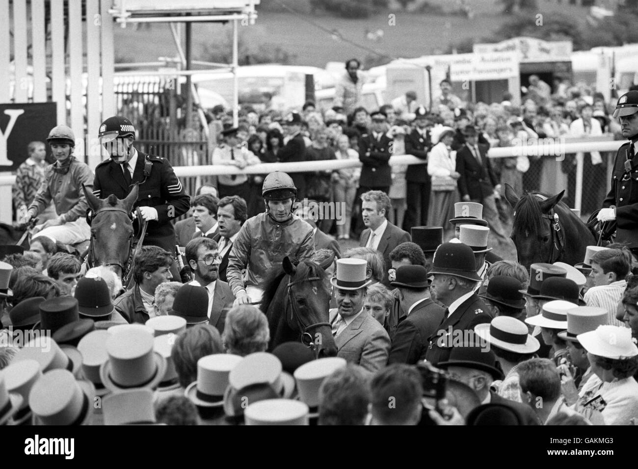 Pferderennen - The Epsom Derby - 1988. 500,000 Ever Ready Derby. Stockfoto