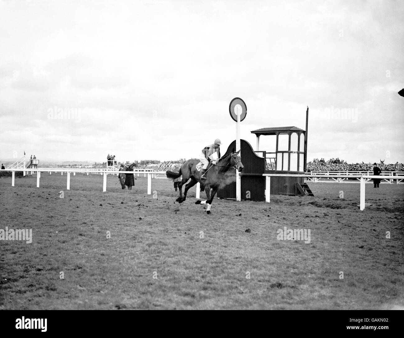 Pferderennen - The Grand National - Aintree. Nickel Coin, Johnny Bullock Up, kommt nach Hause, um den National zu gewinnen Stockfoto