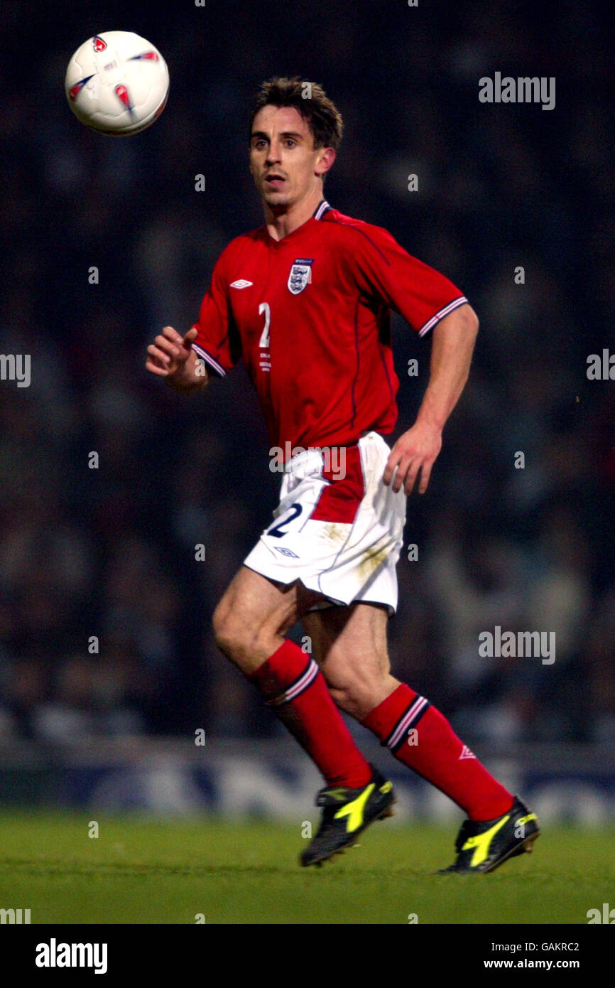 Fußball - International freundlich - England gegen Australien. Englands Gary Neville in Aktion Stockfoto