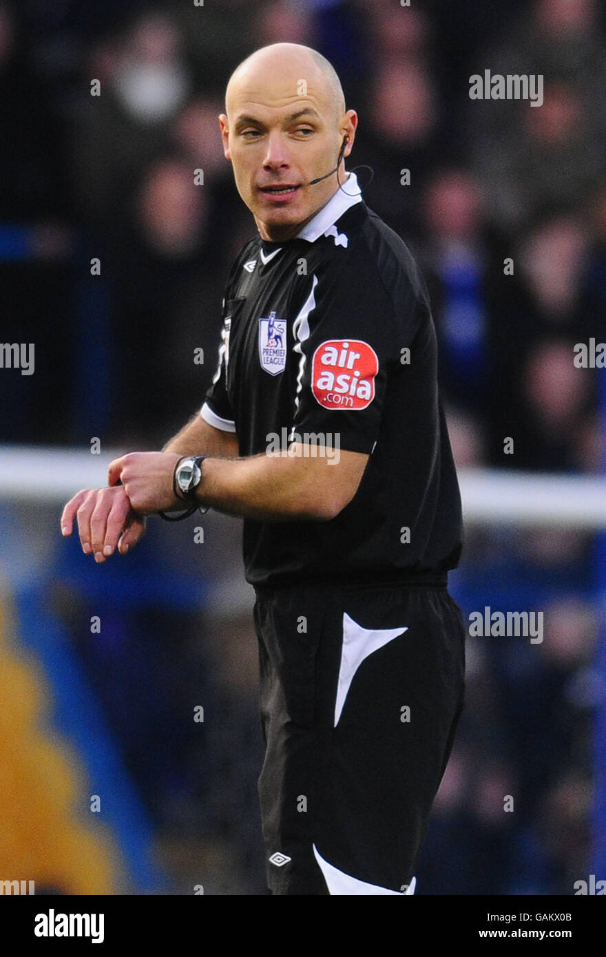 Fußball - Barclays Premier League - Portsmouth gegen Chelsea - Fratton Park. Schiedsrichter Howard Webb während des Spiels der Barclay's Premier League im Fratton Park, Portsmouth. Stockfoto