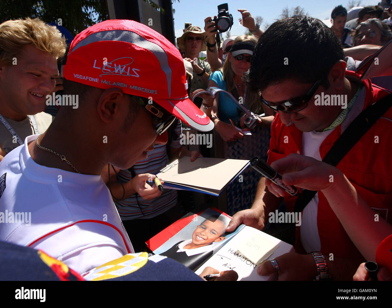 Formel-1-Autorennen – Großer Preis Von Australien – Pressekonferenz – Albert Park. Lewis Hamilton kommt am Albert Park Formel 1 Paddock im Albert Park, Melbourne an. Stockfoto