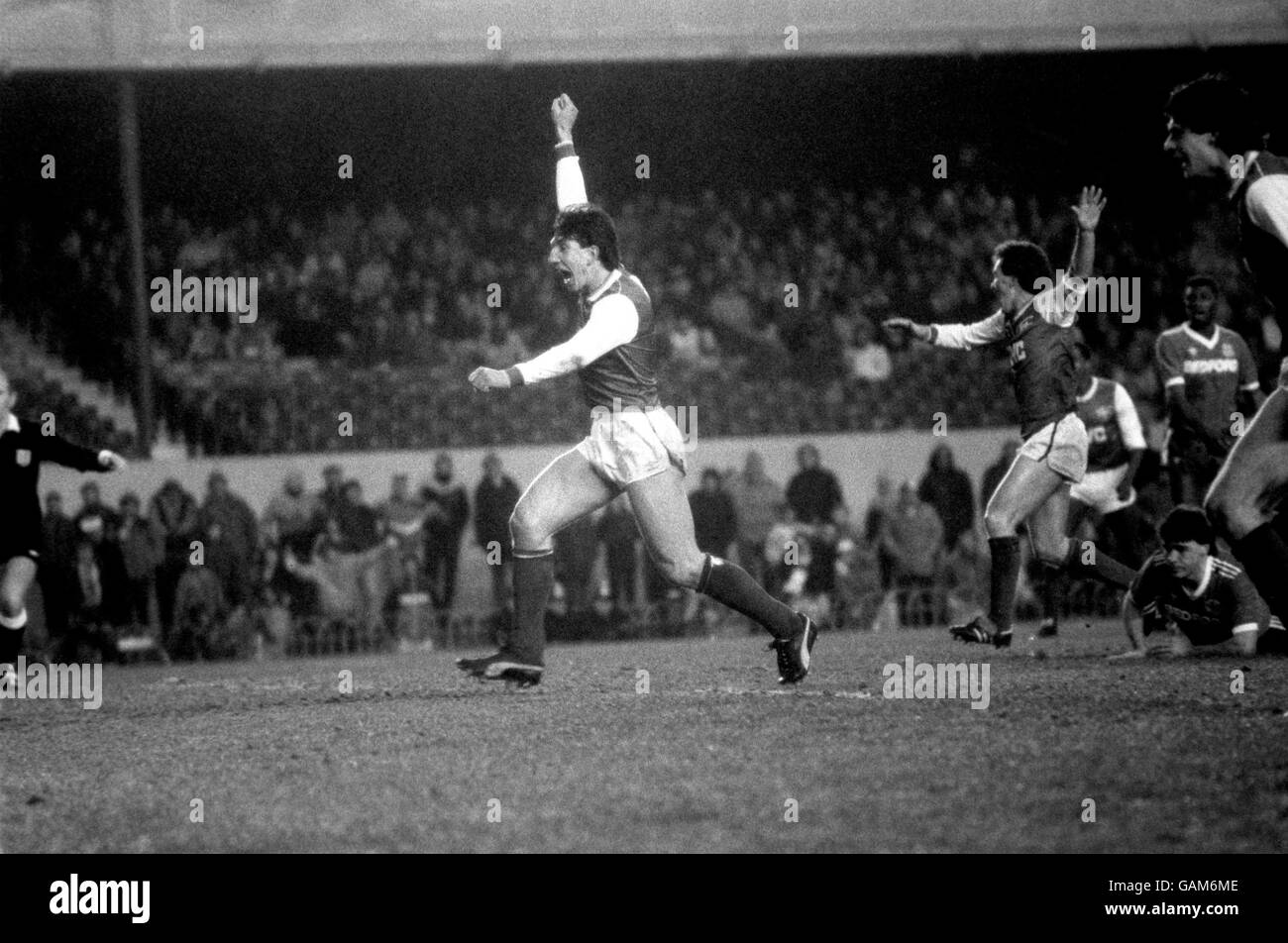 Fußball - Canon League Division One - Arsenal V Luton Town Stockfoto