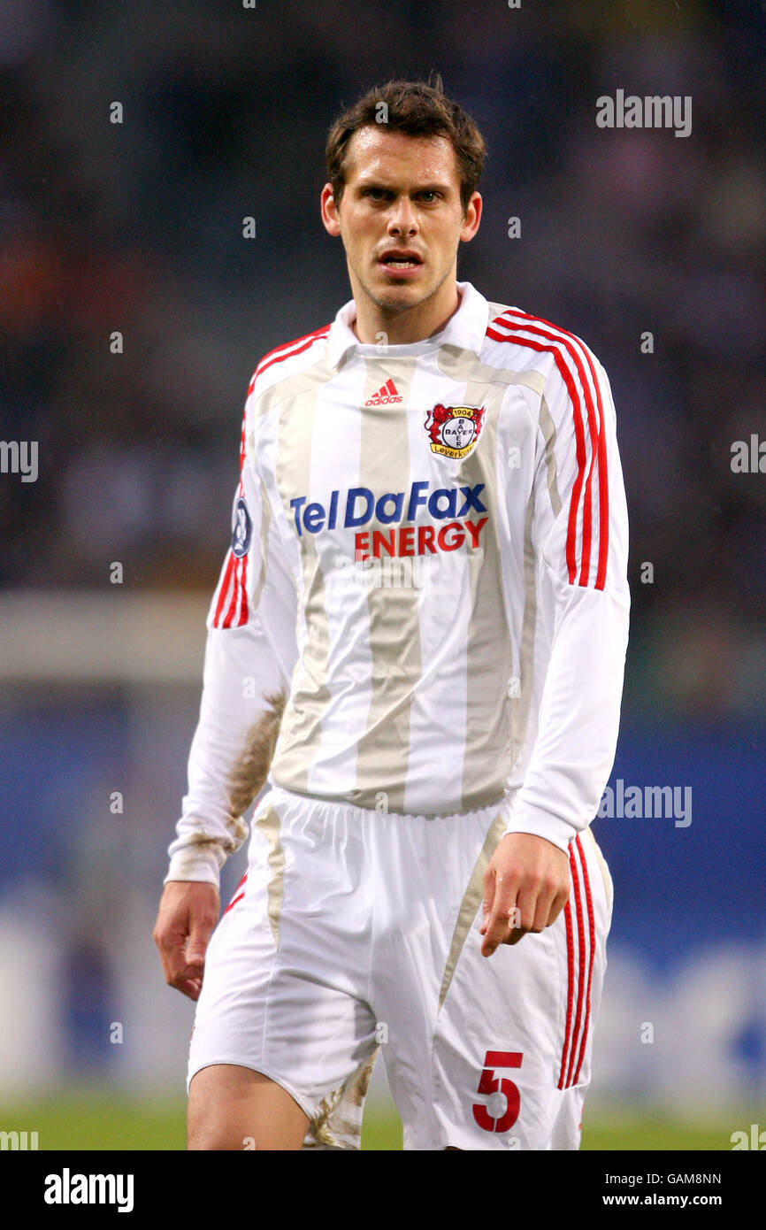 Fußball - UEFA-Cup - vierte Runde - zweite Etappe - Hamburg SV gegen Beyer Leverkusen - HSH Nordbank Arena. Manuel Friedrich, Bayer Leverkusen Stockfoto