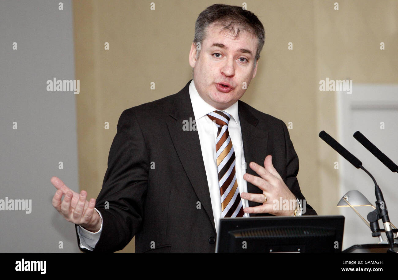 Richard Lochhead, Sekretär für ländliche Angelegenheiten, hält eine Keynote-Rede zur nationalen Lebensmittelpolitik im Paramount Carlton Hotel in Edinburgh. Stockfoto