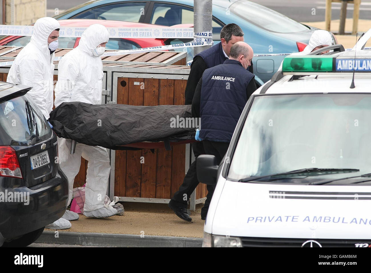 Der Leichnam von John Berney, 29, aus Newcastle, West Dublin, wurde bei einer Doppelschießung in einem Familienhaus erschossen, wodurch ein anderer Mann schwer verletzt wurde. Stockfoto