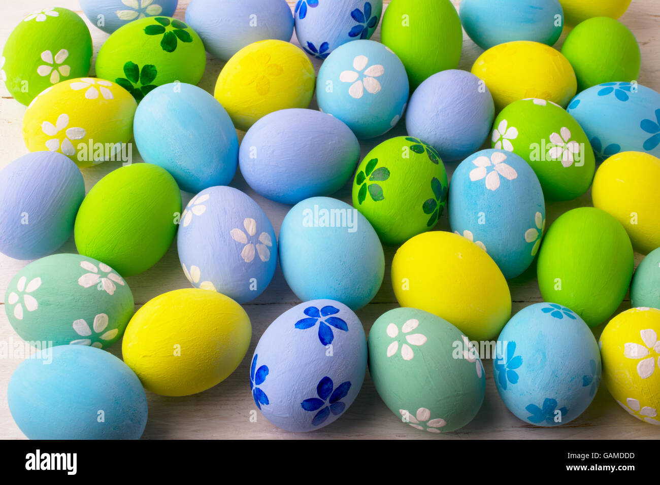 Handbemalte Pastell Ostern Eiern Farbhintergrund Stockfoto