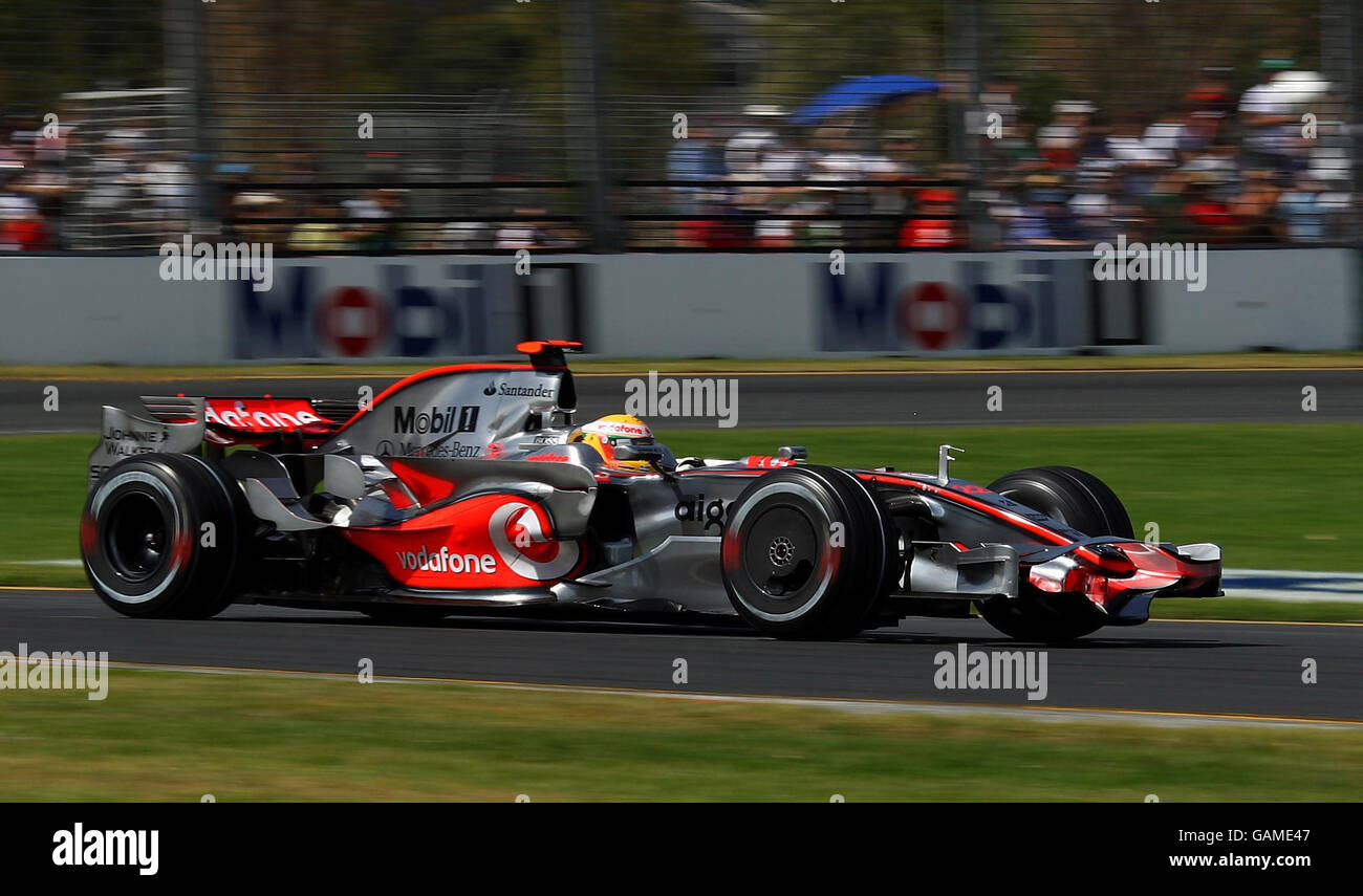 Der Großbritanniens Lewis Hamilton im Qualifying im Albert Park, Melbourne, Australien. Stockfoto